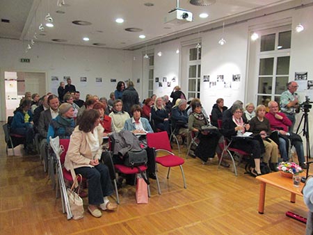 Good News from Slovenia 2 Participants arriving and discussing before the programme in Ljubljana