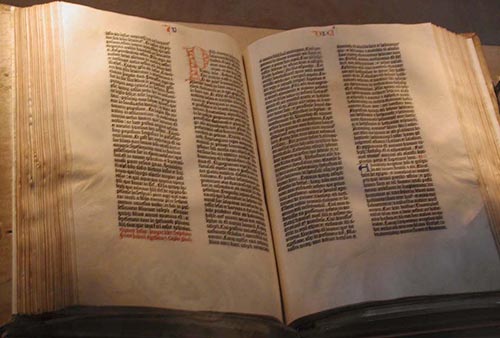 TE 2 Biblical Criticism Gutenberg Bible
